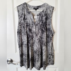 Sami & Jo Black and Gray Sleeveless Blouse